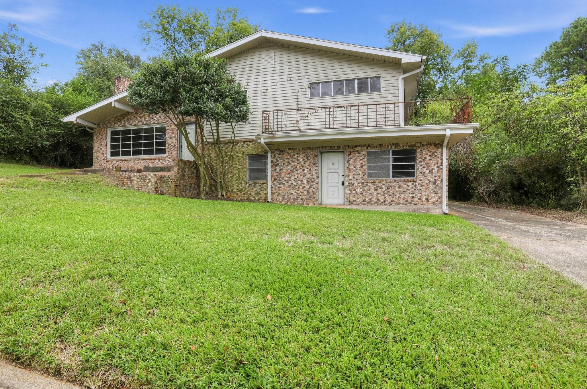 335 Lakewood