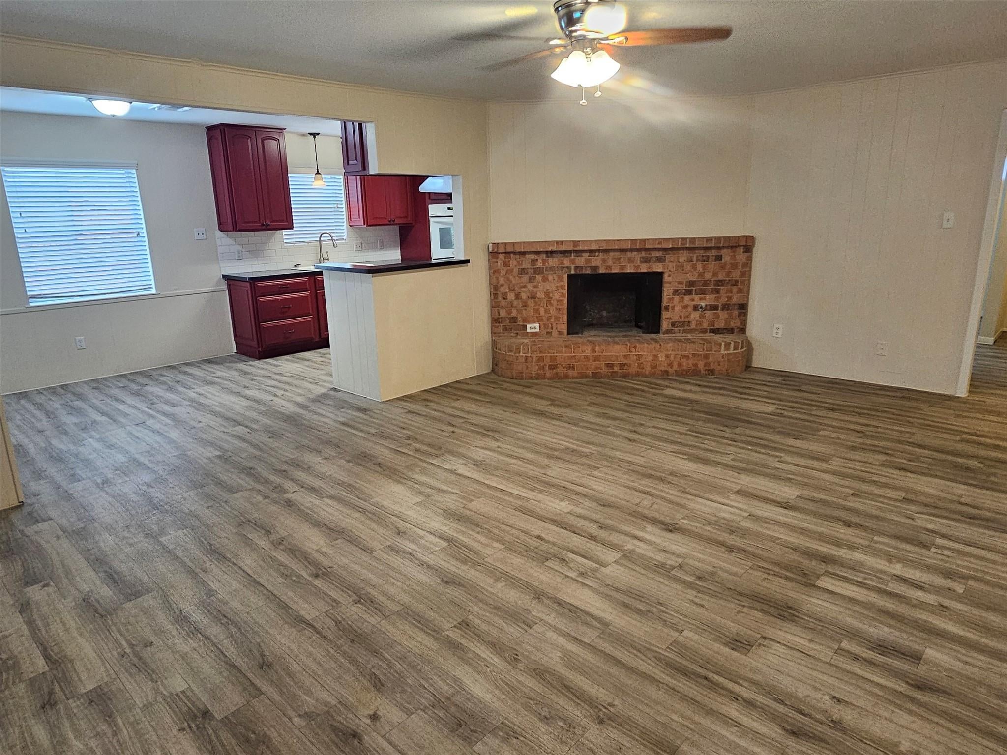 1113 E Amherst Lane