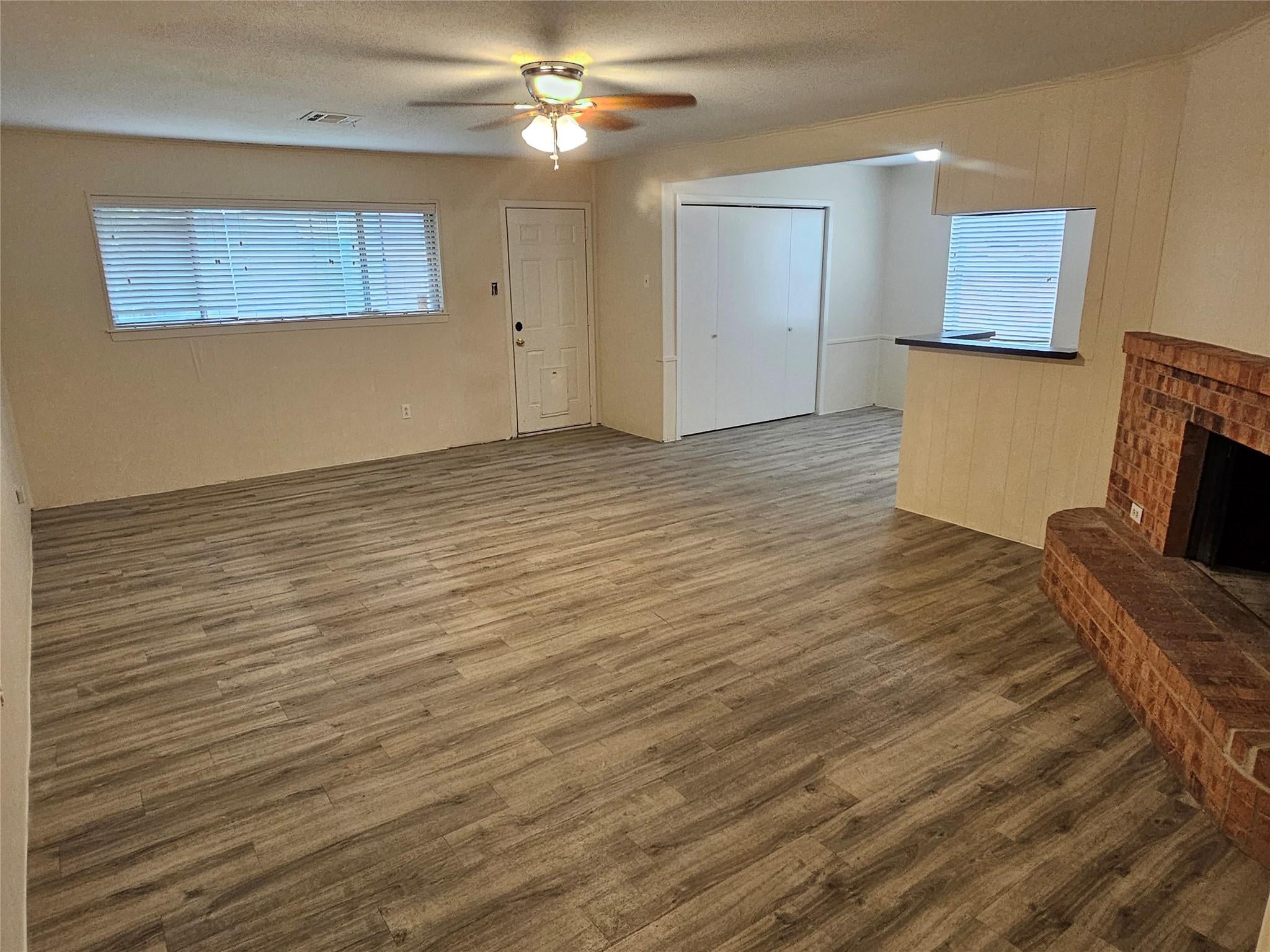 1113 E Amherst Lane