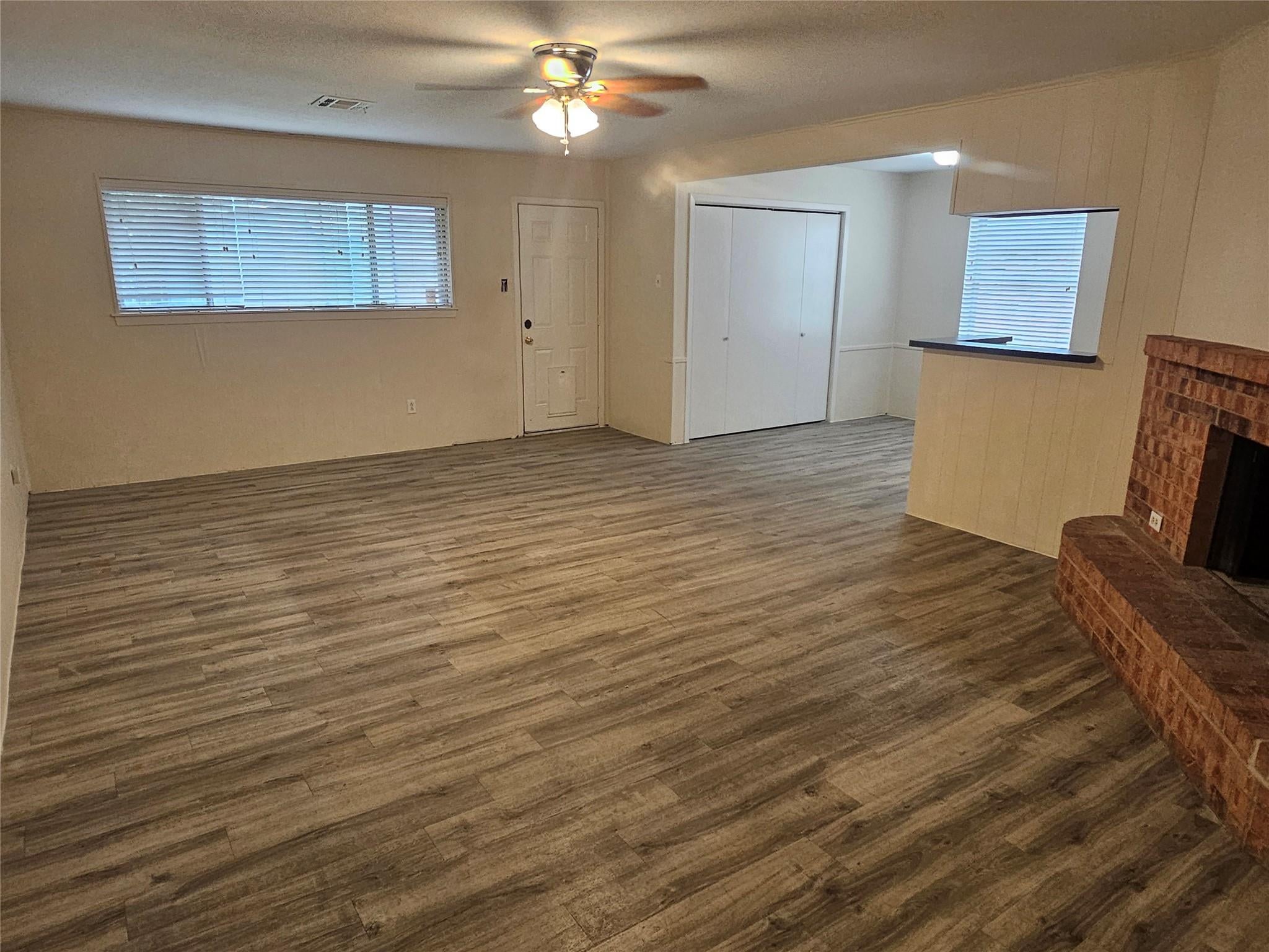 1113 E Amherst Lane