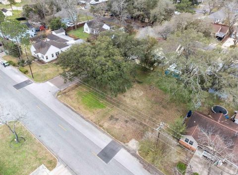 Vacant Land For Sale - 409 E Gulf Street<br/> Baytown, TX 77520