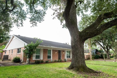 Photo of 5407 Rutherglenn Drive, Houston, TX 77096 (MLS # 65255221)
