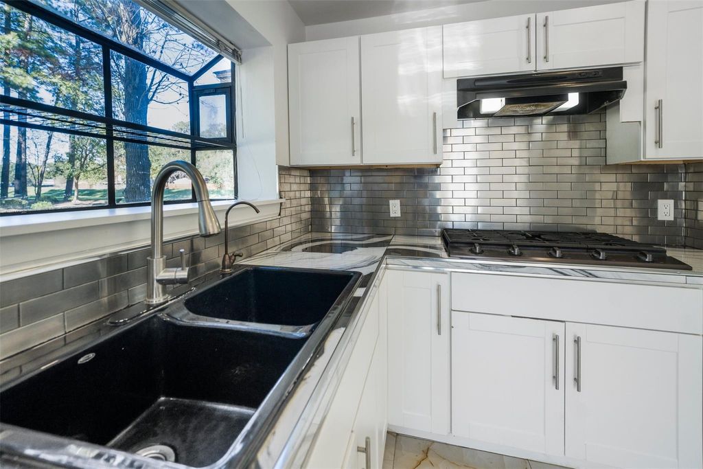 Photo of 3203 Golden Willow Drive, Houston, TX 77339 (MLS # 43763183)