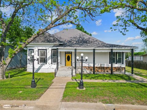 Photo of 327 S Robb Street, Trinity, TX 75862 (MLS # 6816295)