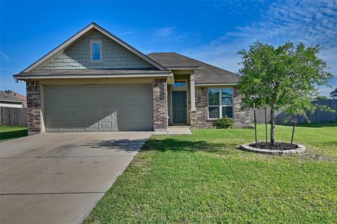 Photo of 808 Mockingbird Street, Navasota, TX 77868 (MLS # 90948620)
