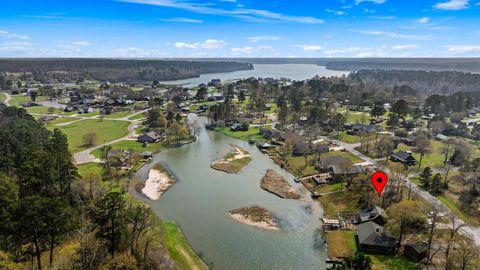 Photo of 78 Hunters Creek Drive, Huntsville, TX 77340 (MLS # 5214436)