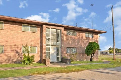 Photo of 8001 South Loop E #116, Houston, TX 77012 (MLS # 73267286)