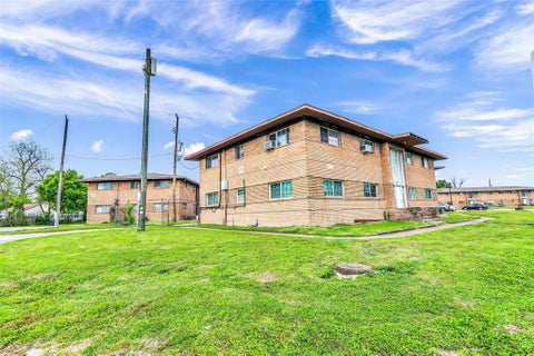Photo of 8001 South Loop E #116, Houston, TX 77012 (MLS # 73267286)