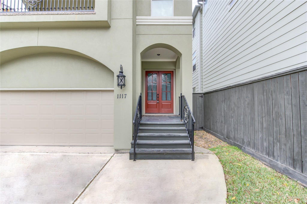 Photo of 1117 W 18th Street, Houston, TX 77008 (MLS # 75250914)