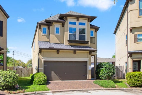 Homes For Sale - 10022 Spring Shadows Park Circle<br/> Houston, TX 77080