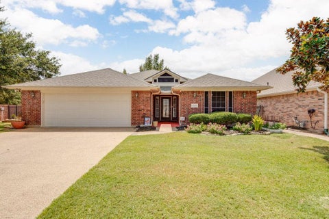 Photo of 1320 Wilshire Court, College Station, TX 77845 (MLS # 68912807)