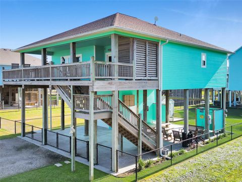 Photo of 861 Wommack Dr, Crystal Beach, TX 77650 (MLS # 94962016)