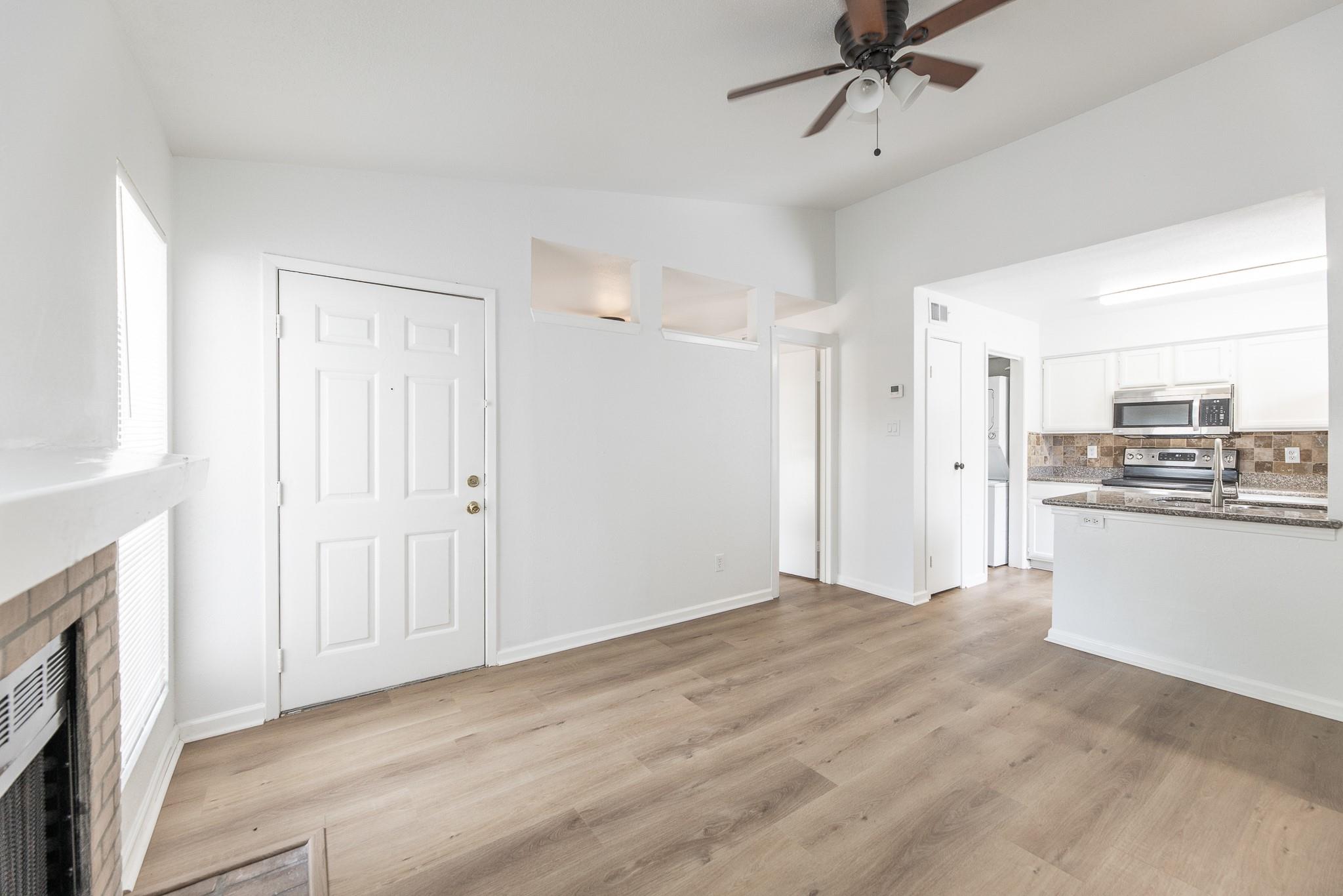 3900 Woodchase Drive 80