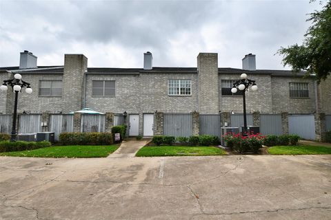 Photo of 382 Wilcrest Drive, Houston, TX 77042 (MLS # 56101905)