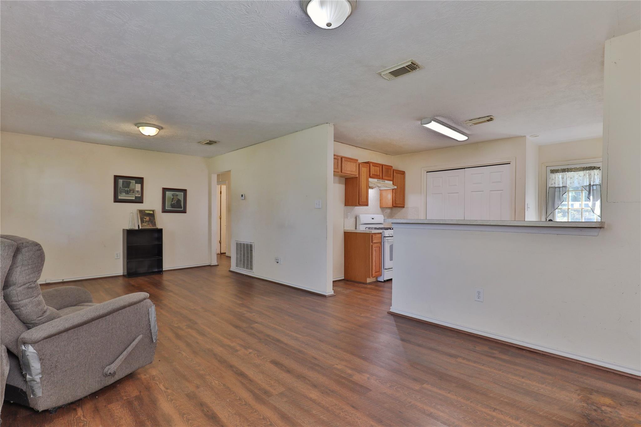 123 Robinson Road