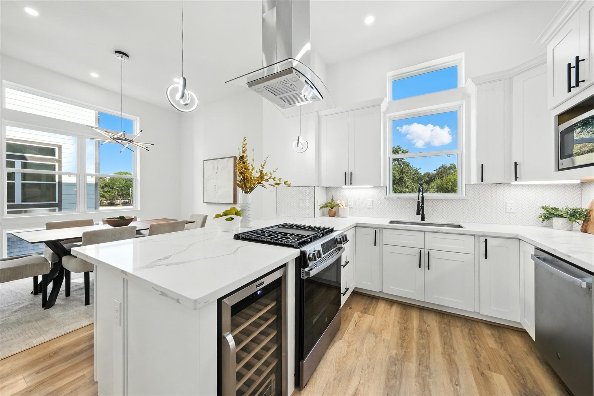 1913 Hoskins Drive I