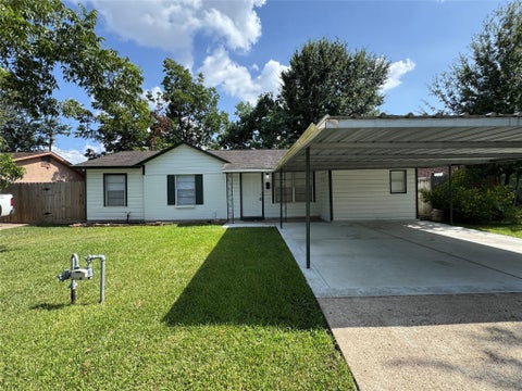 Photo of 514 Bertloma Street, Pasadena, TX 77502 (MLS # 62593081)