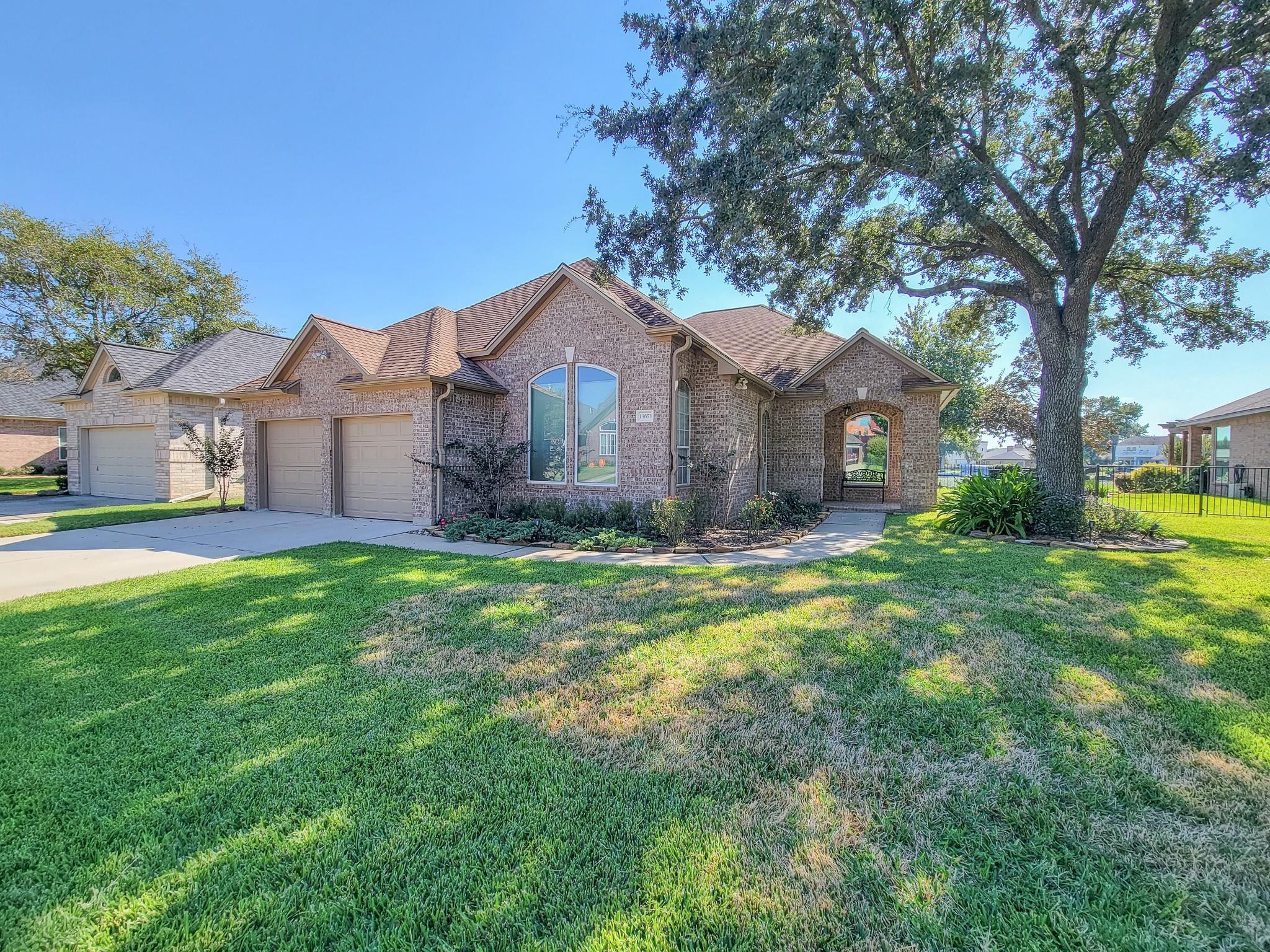 13653 Lakeside Place Drive