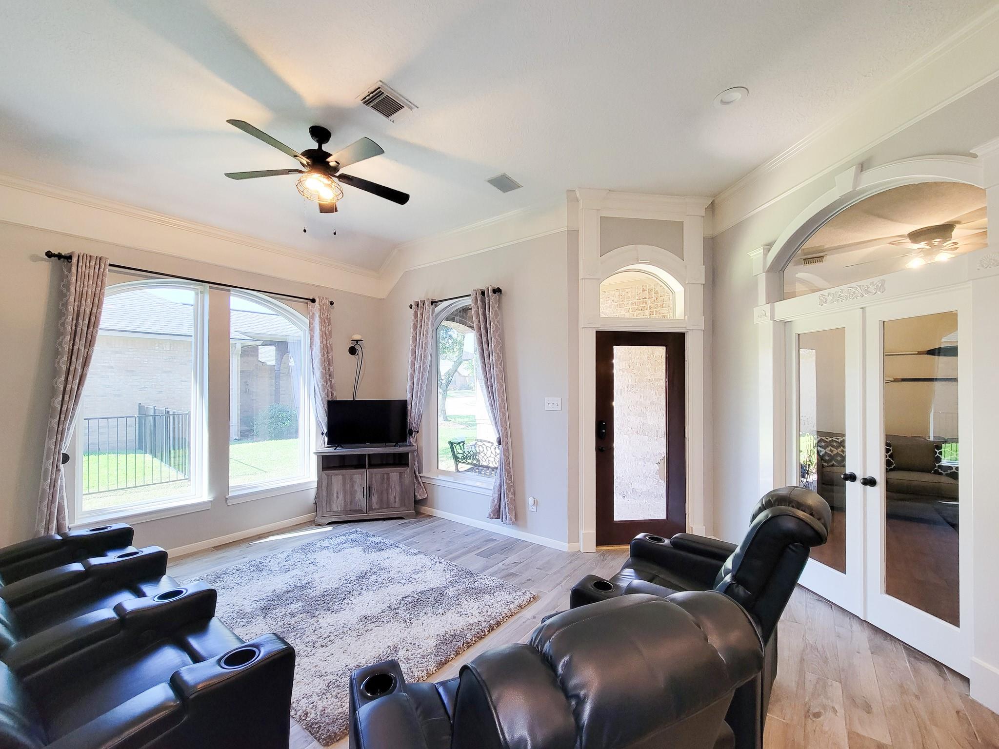 13653 Lakeside Place Drive