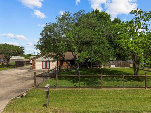 Photo of 3731 Avenue G 1/2, Santa Fe, TX 77510 (MLS # 86114237)