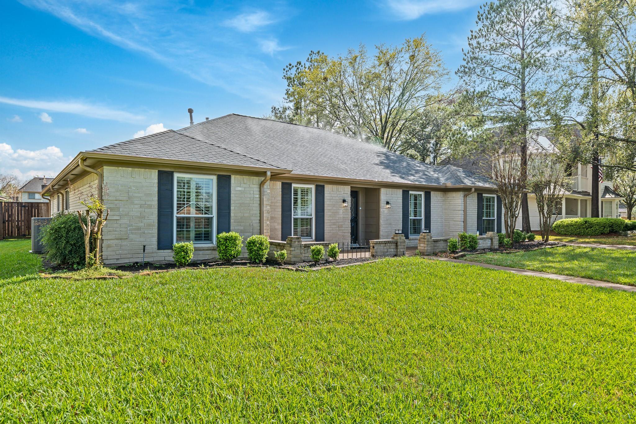 16517 De Lozier Street