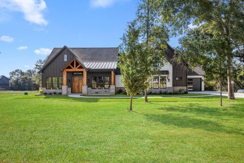 Photo of 412 S Garrett Circle, Bellville, TX 77418 (MLS # 74021621)