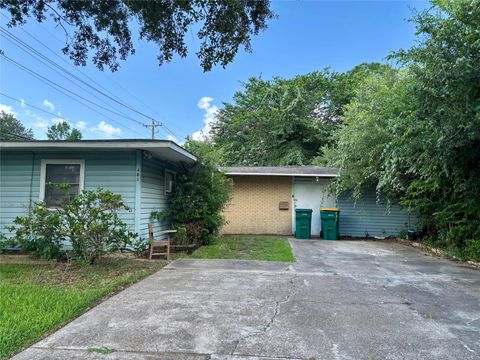 Photo of 401 Honeysuckle Drive, La Marque, TX 77568 (MLS # 18757838)