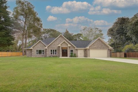 Photo of 10 Whitewing Street, Dayton, TX 77535 (MLS # 21088114)
