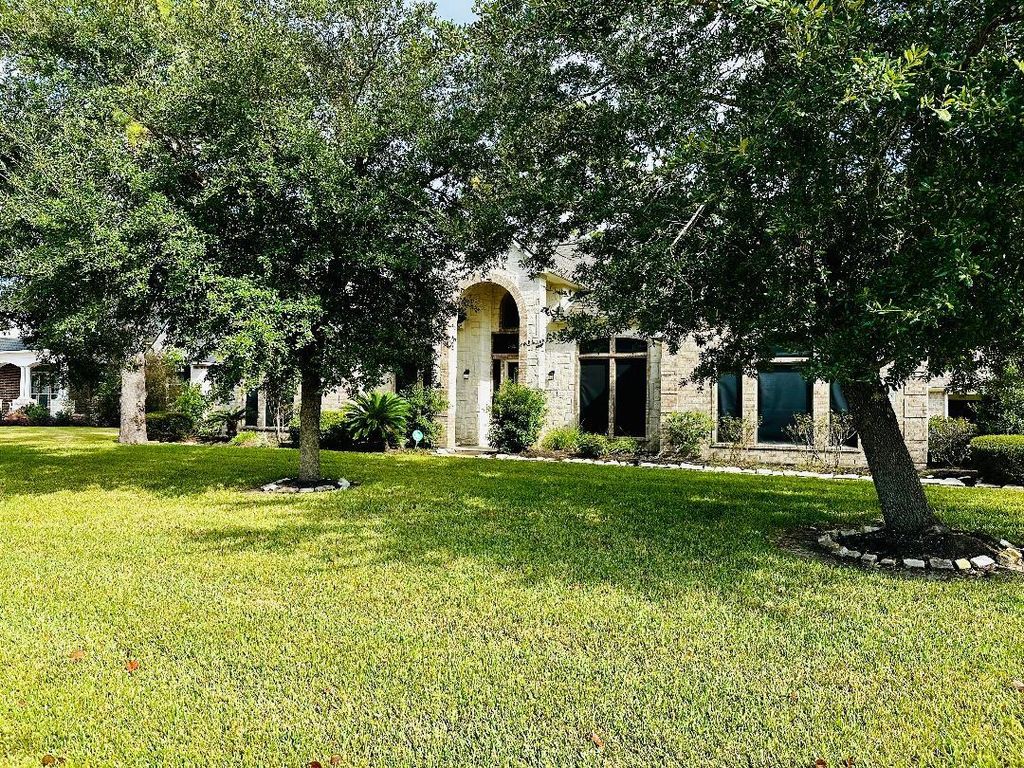 Photo of 12510 Mystery Lane, Mont Belvieu, TX 77523 (MLS # 8824480)