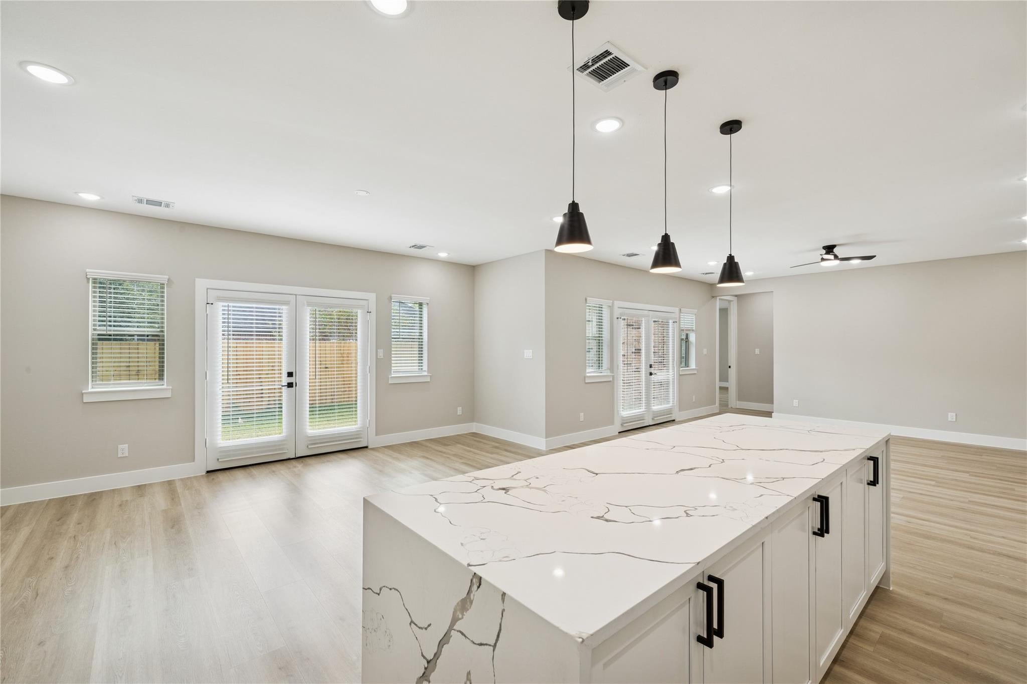 2618 Martinas Ct
