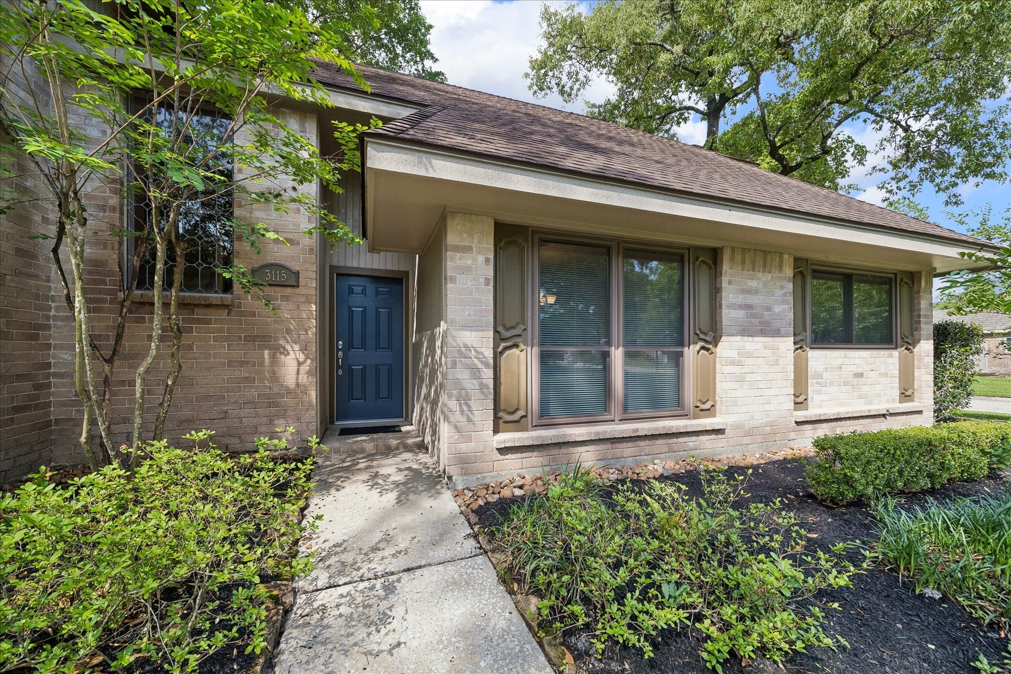 3115 Knoll Manor Drive