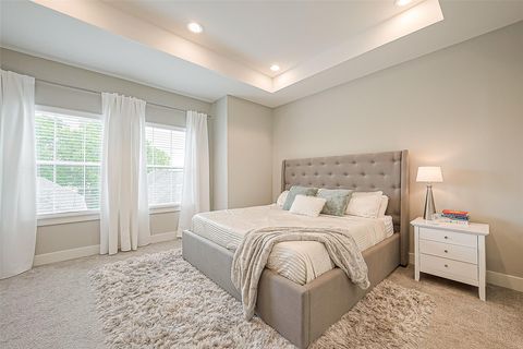 Tiny photo for 2051 Sherwood Forest Street, Houston, TX 77043 (MLS # 51541503)