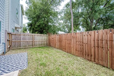 Tiny photo for 2051 Sherwood Forest Street, Houston, TX 77043 (MLS # 51541503)