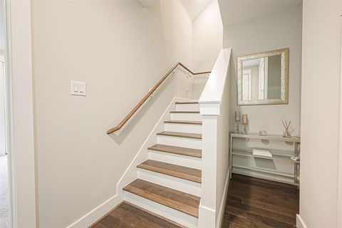 Tiny photo for 2051 Sherwood Forest Street, Houston, TX 77043 (MLS # 51541503)