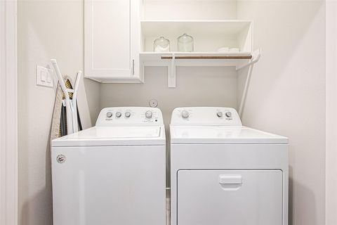 Tiny photo for 2051 Sherwood Forest Street, Houston, TX 77043 (MLS # 51541503)