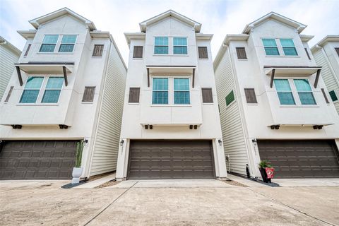 Photo of 2051 Sherwood Forest Street, Houston, TX 77043 (MLS # 51541503)