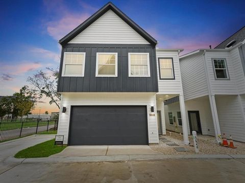 Photo of 4016 Northfield Lane, Houston, TX 77092 (MLS # 47279221)