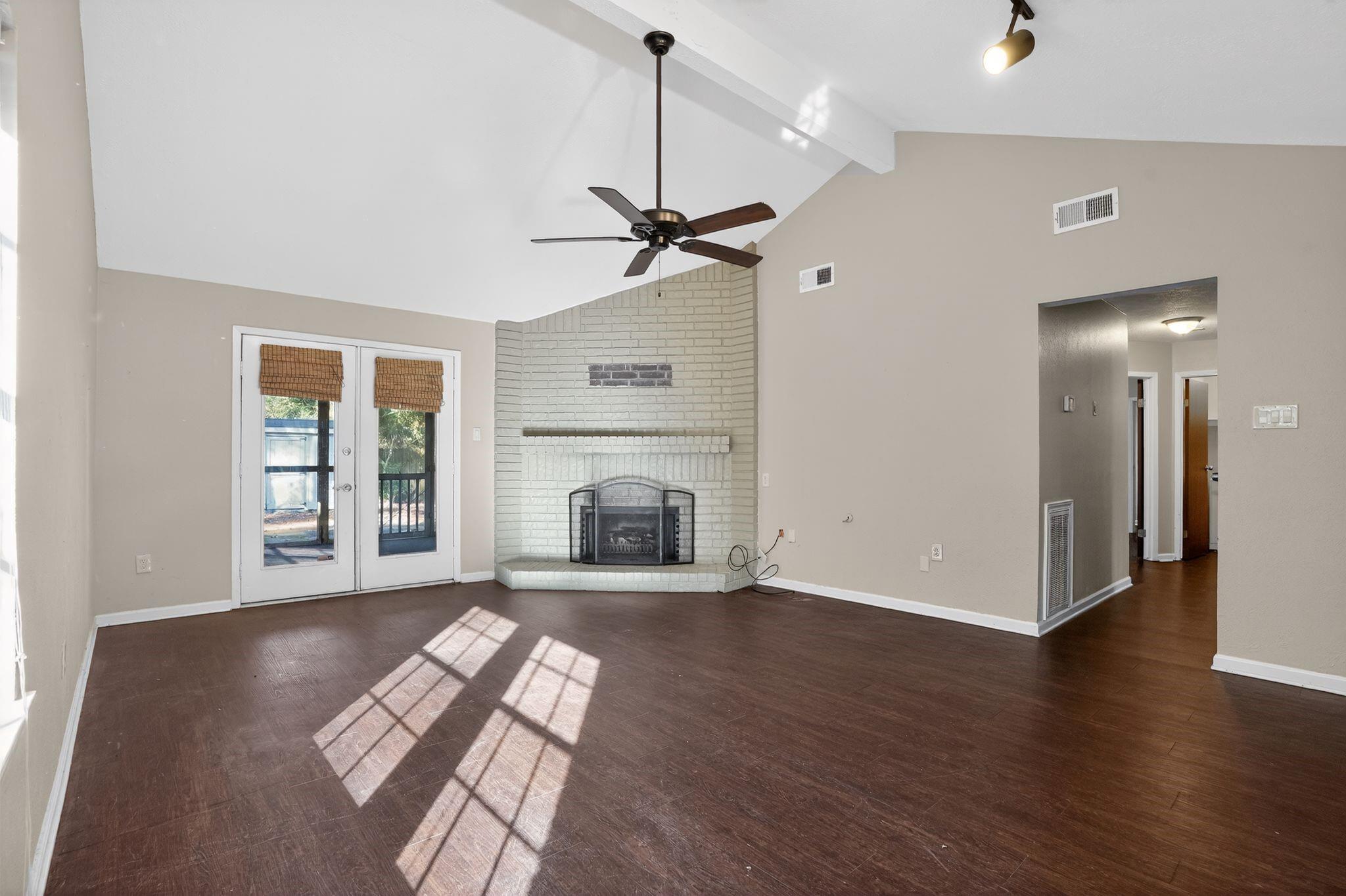 10 S Greenbud Court