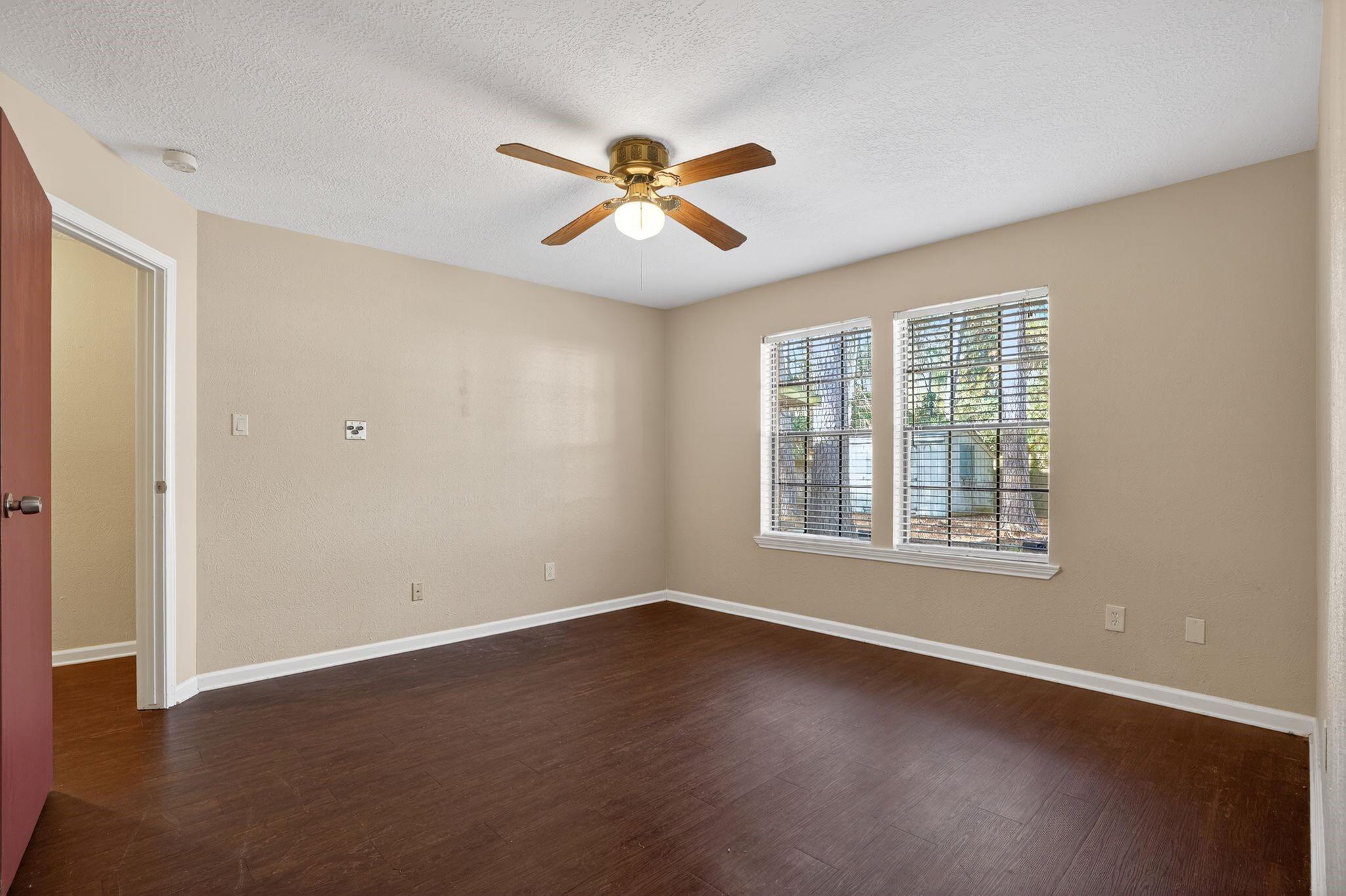 10 S Greenbud Court