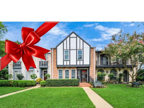 Photo of 1310 Country Place Drive, Houston, TX 77079 (MLS # 20928679)