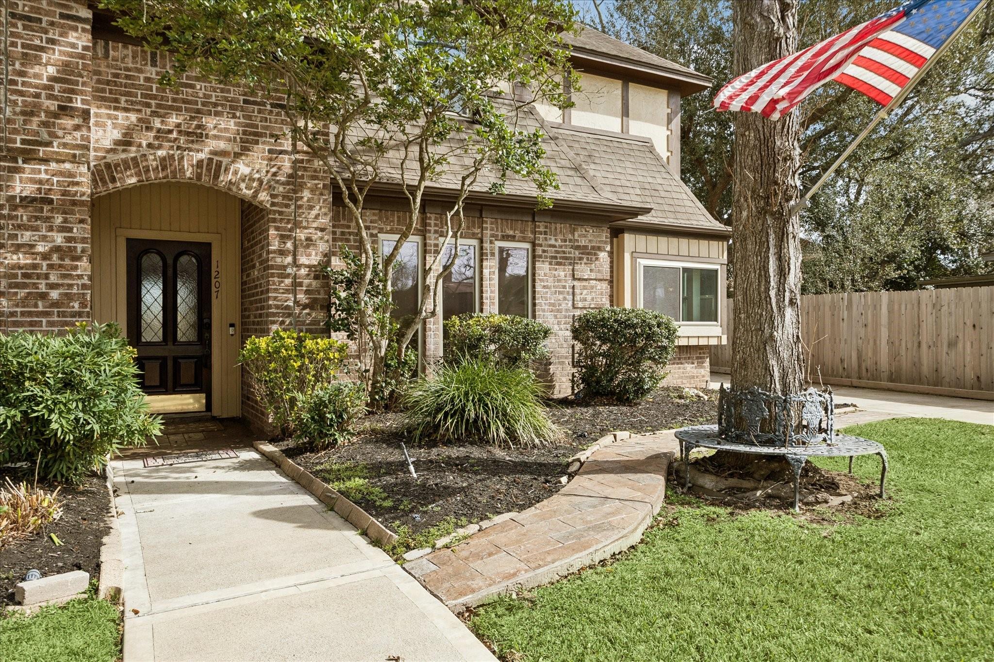 1207 Deerfield Road