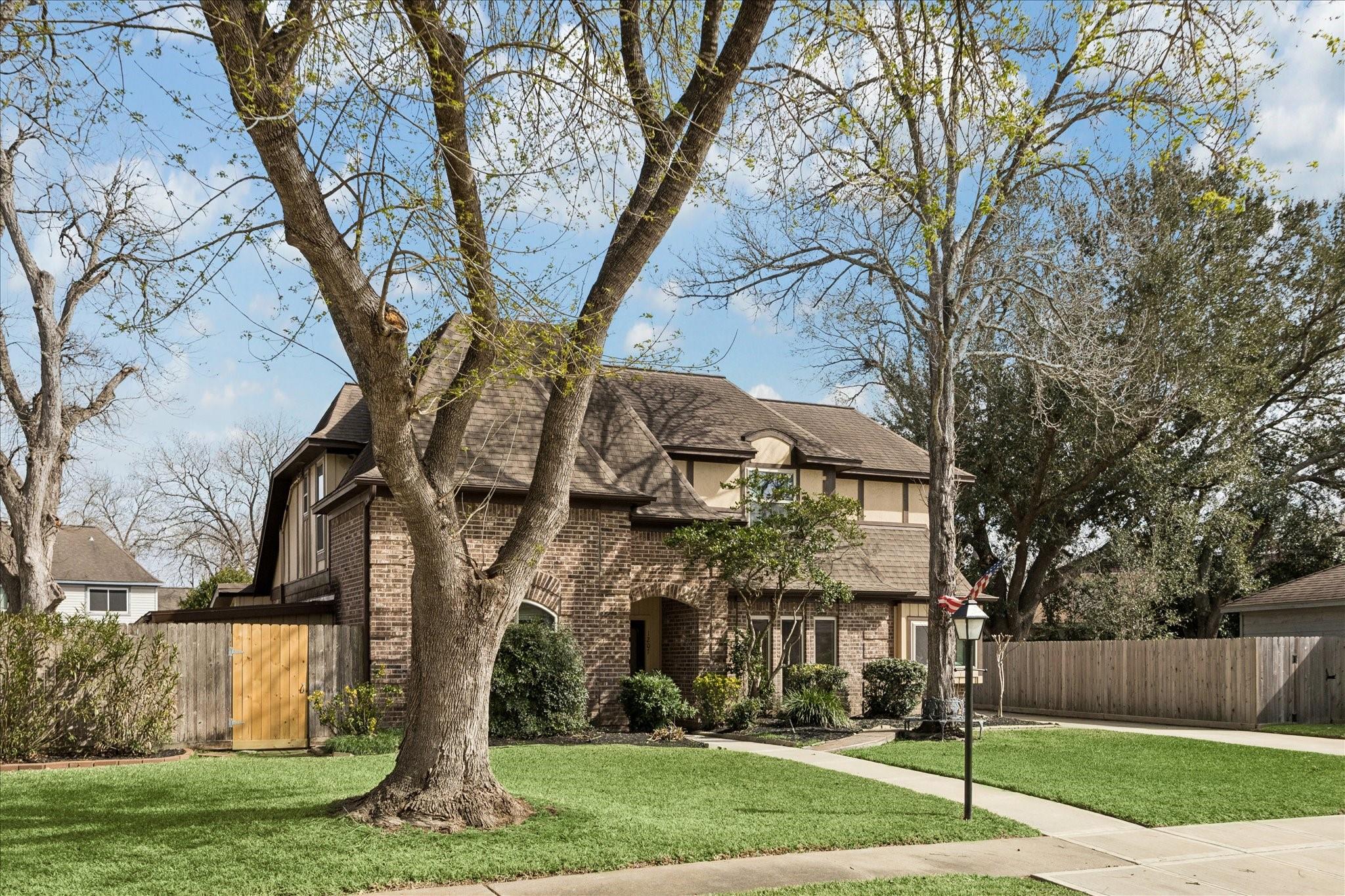1207 Deerfield Road