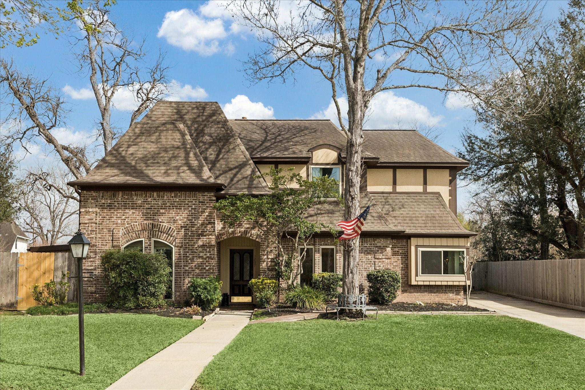 1207 Deerfield Road