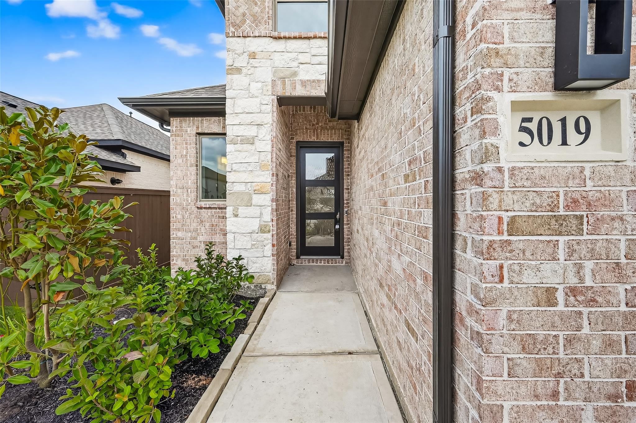 5019 Bowen Prairie Drive