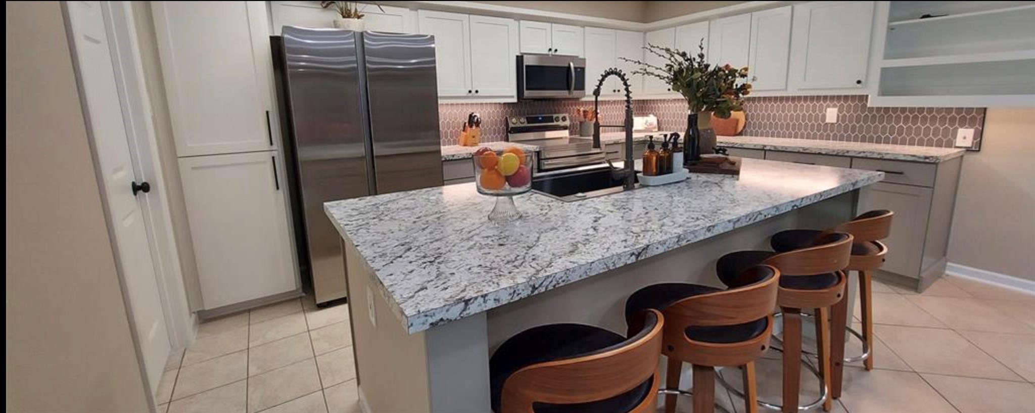 2537 River Ridge