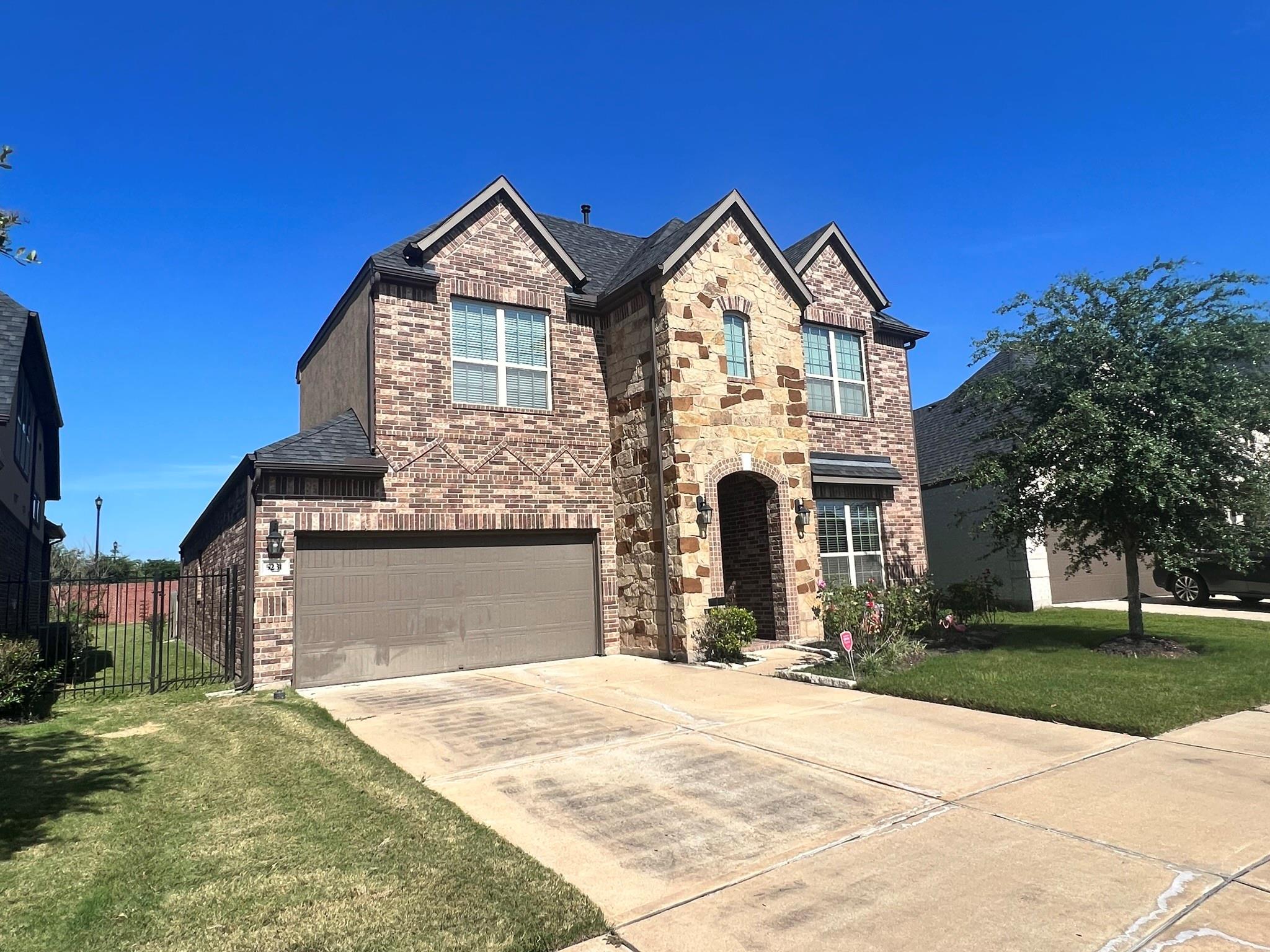 5231 Pickford Grove