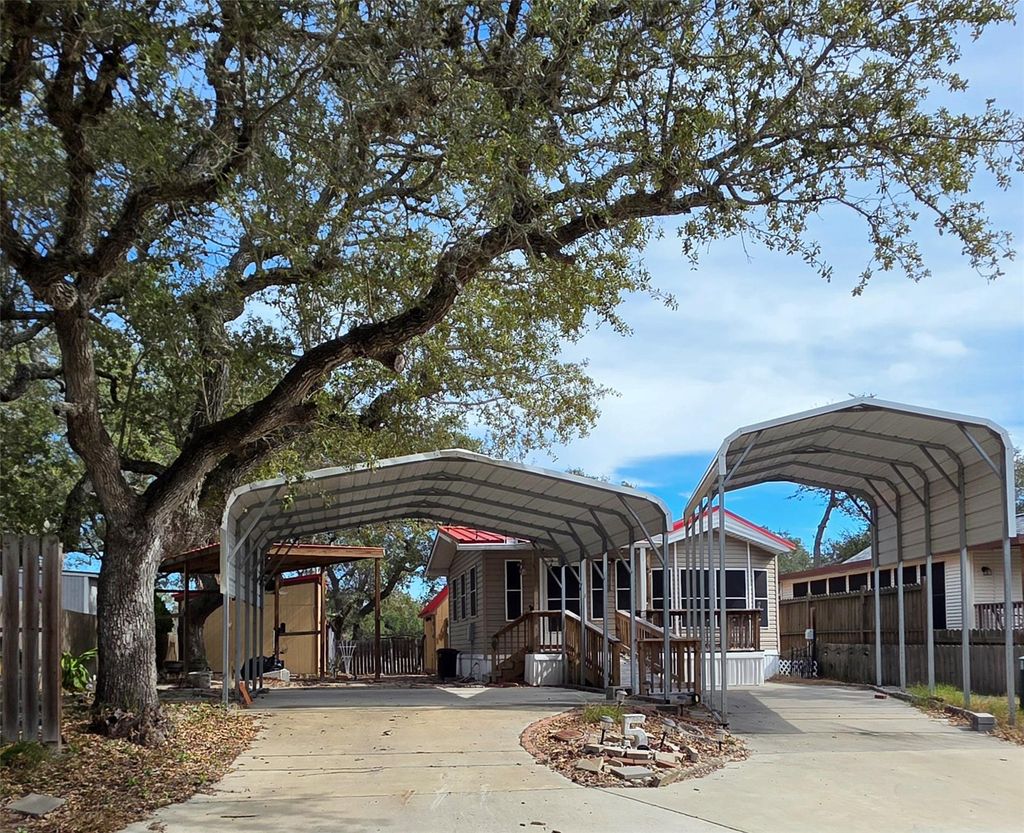 Photo of 5 Saint Charles Bay Drive, Rockport, TX 78382 (MLS # 37921565)