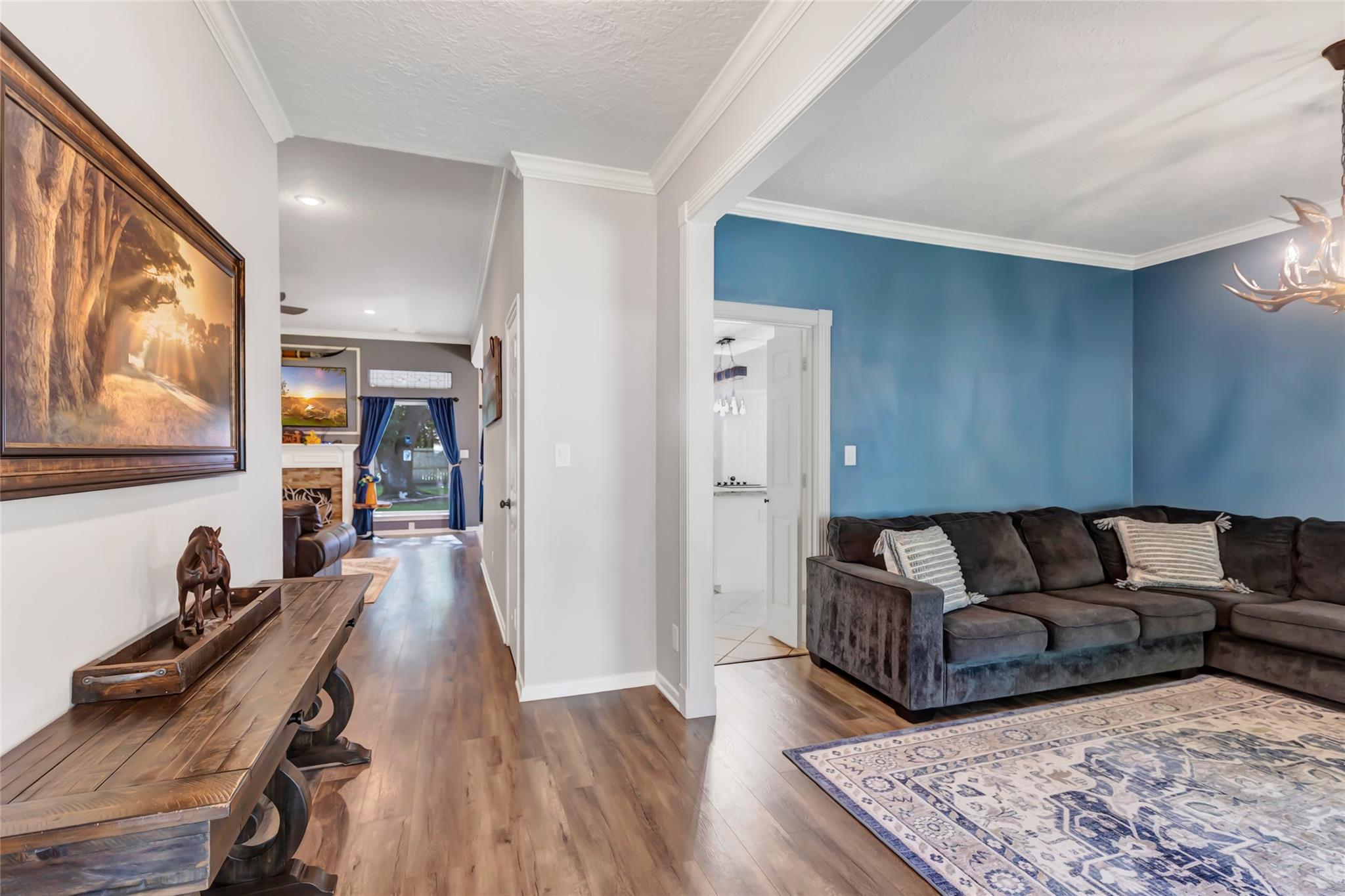 3102 E Elm Circle