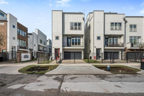 Photo of 6106 Clarkson Lane #D, Houston, TX 77055 (MLS # 2080898)