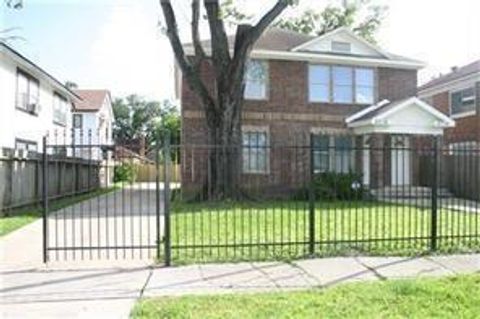 Photo of 2716 Truxillo Street #upstair, Houston, TX 77004 (MLS # 41329990)